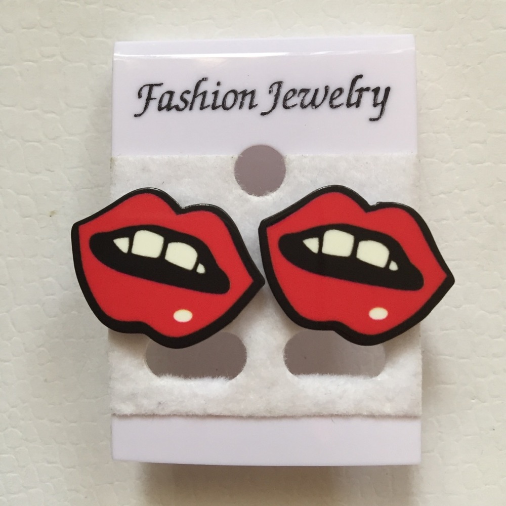 Trendy Lips Stid Earrings 1.5cm*1cm Women Girl - Picture 3 of 7